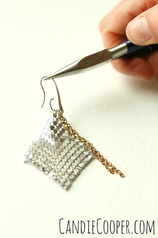 Easy Earring idea with Beadalon Aluminum Fabric and Swarovski Crystals