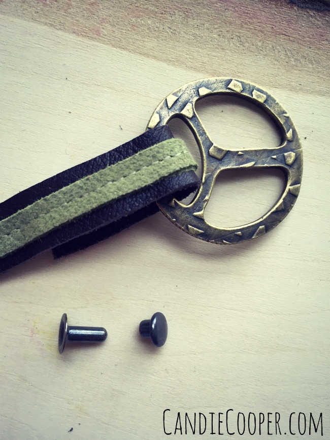 Making a leather bracelet with a rivet and buckle